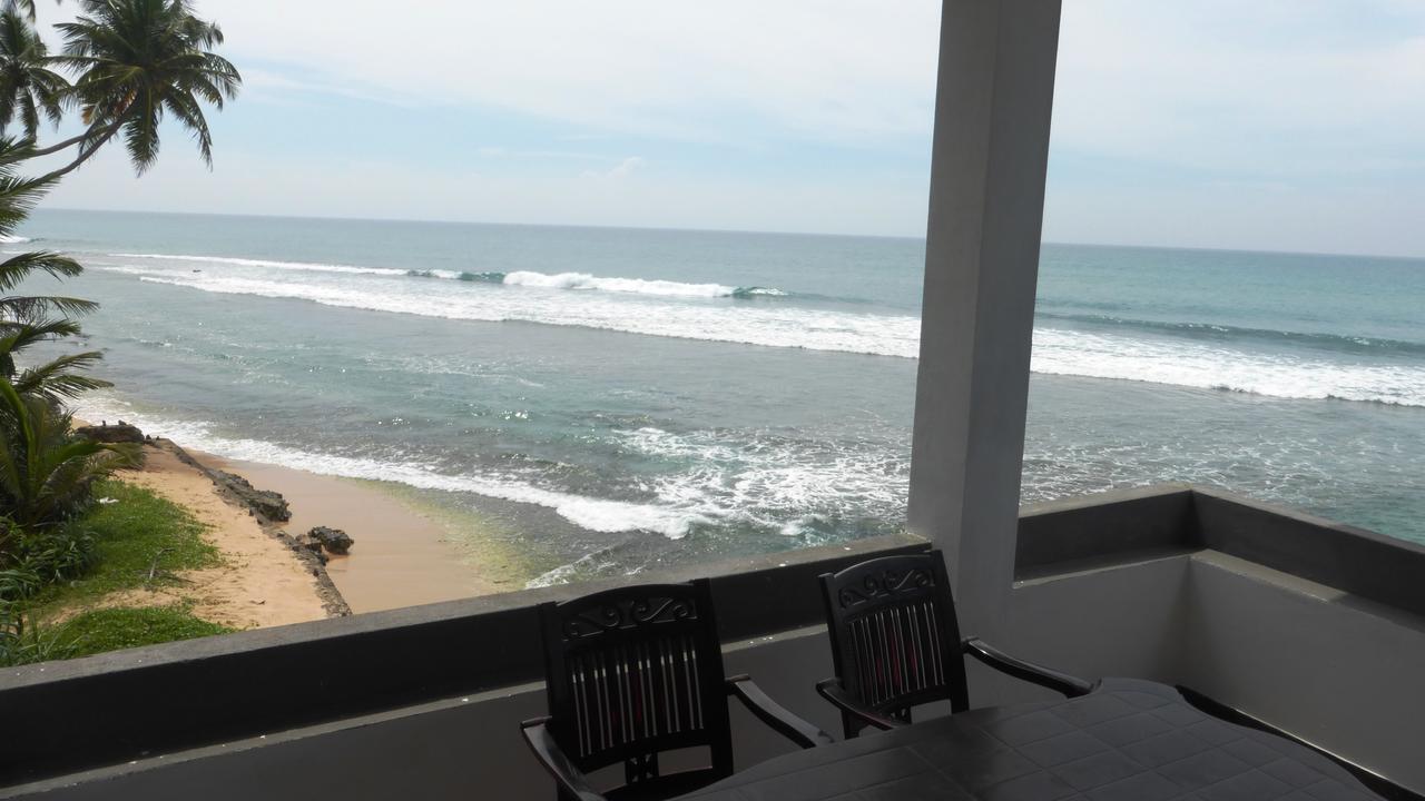 Ocean Reef Hotel Хиккадува Экстерьер фото