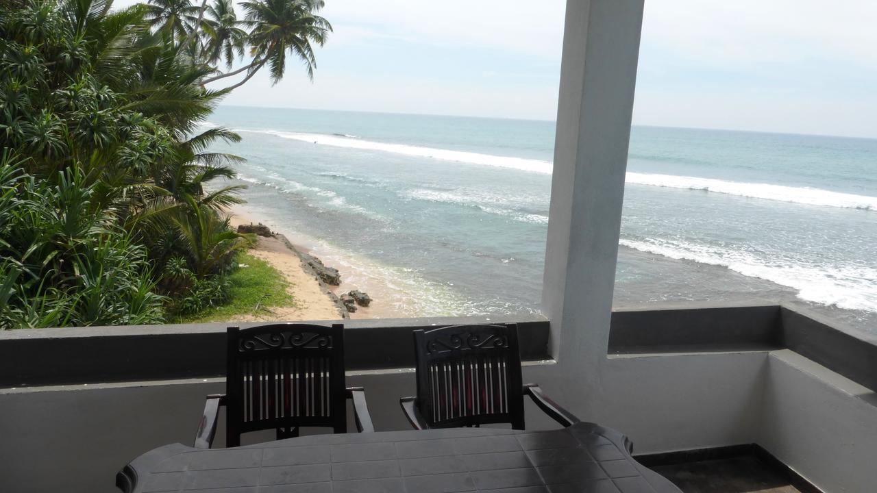 Ocean Reef Hotel Хиккадува Экстерьер фото