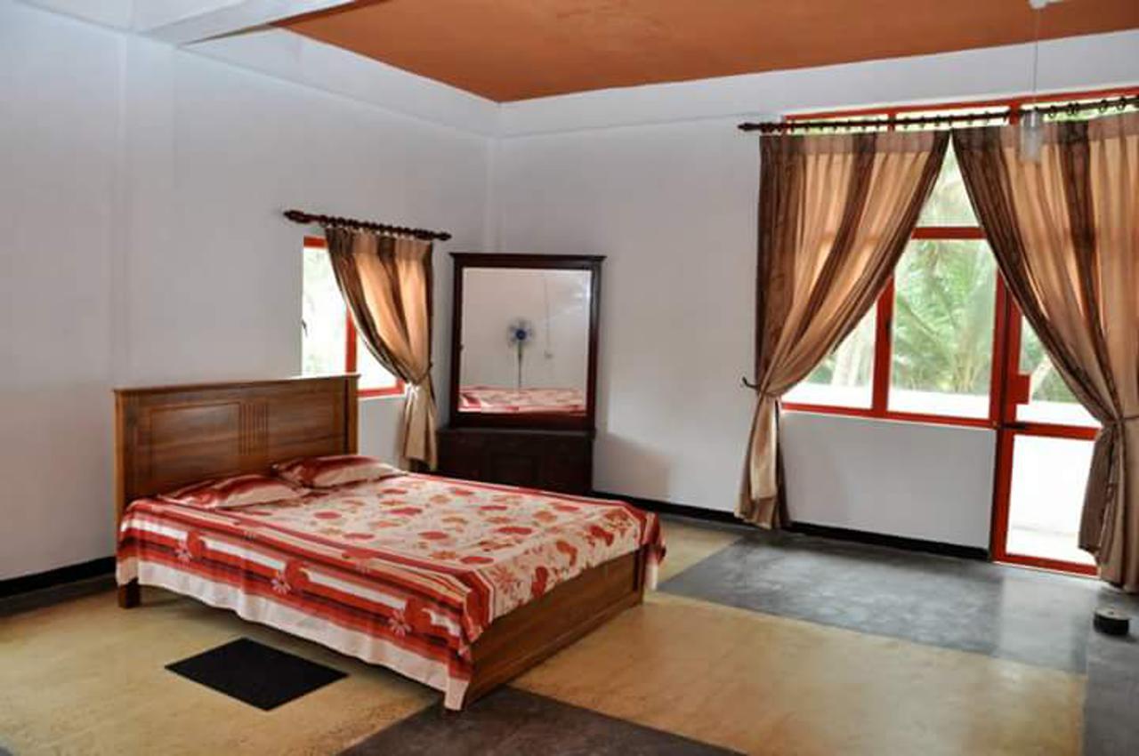 Ocean Reef Hotel Хиккадува Экстерьер фото