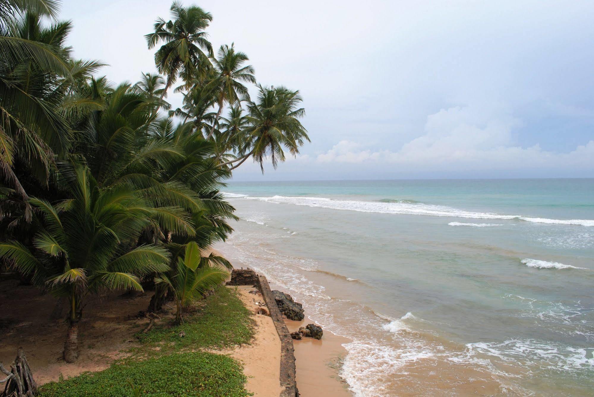 Ocean Reef Hotel Хиккадува Экстерьер фото